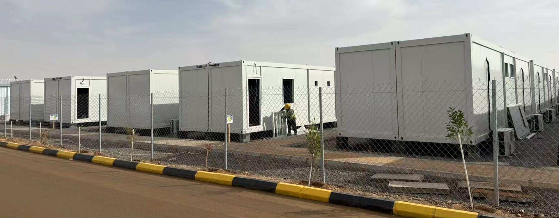 Projet de bureaux de chantier et de camp d'hébergement des travailleurs pour un site photovoltaïque en Inde