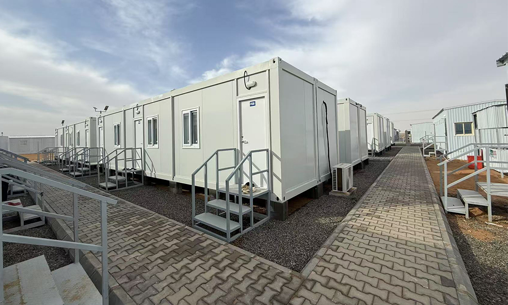 Projet de bureaux de chantier et de camp d'hébergement des travailleurs pour un site photovoltaïque en Inde